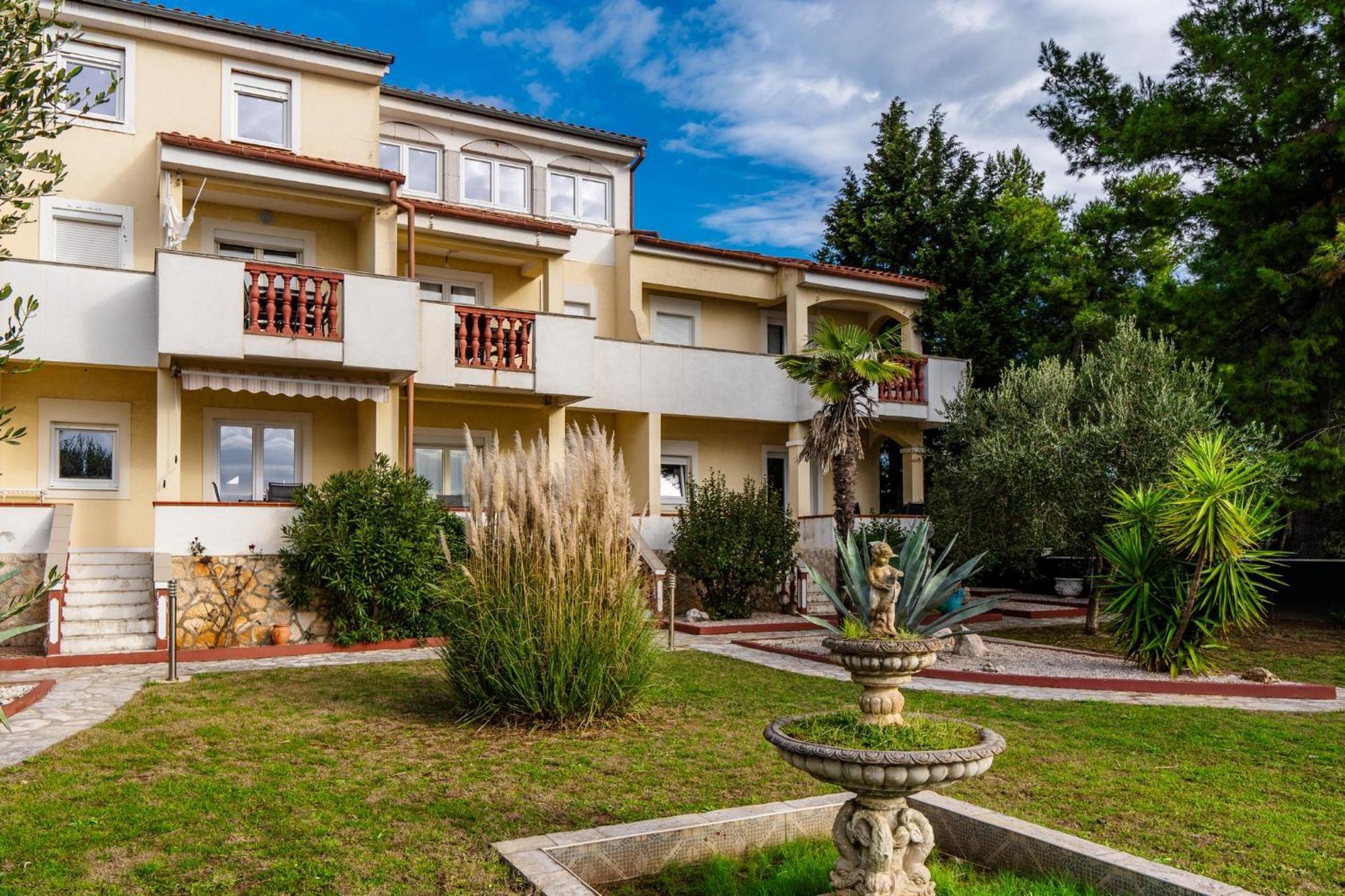Apartments Strand Vir Exterior foto